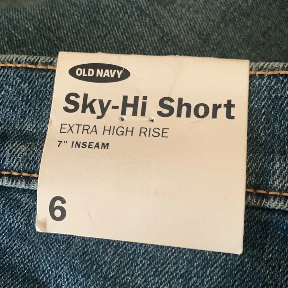 Hi-waisted shorts - Picture 4 of 6